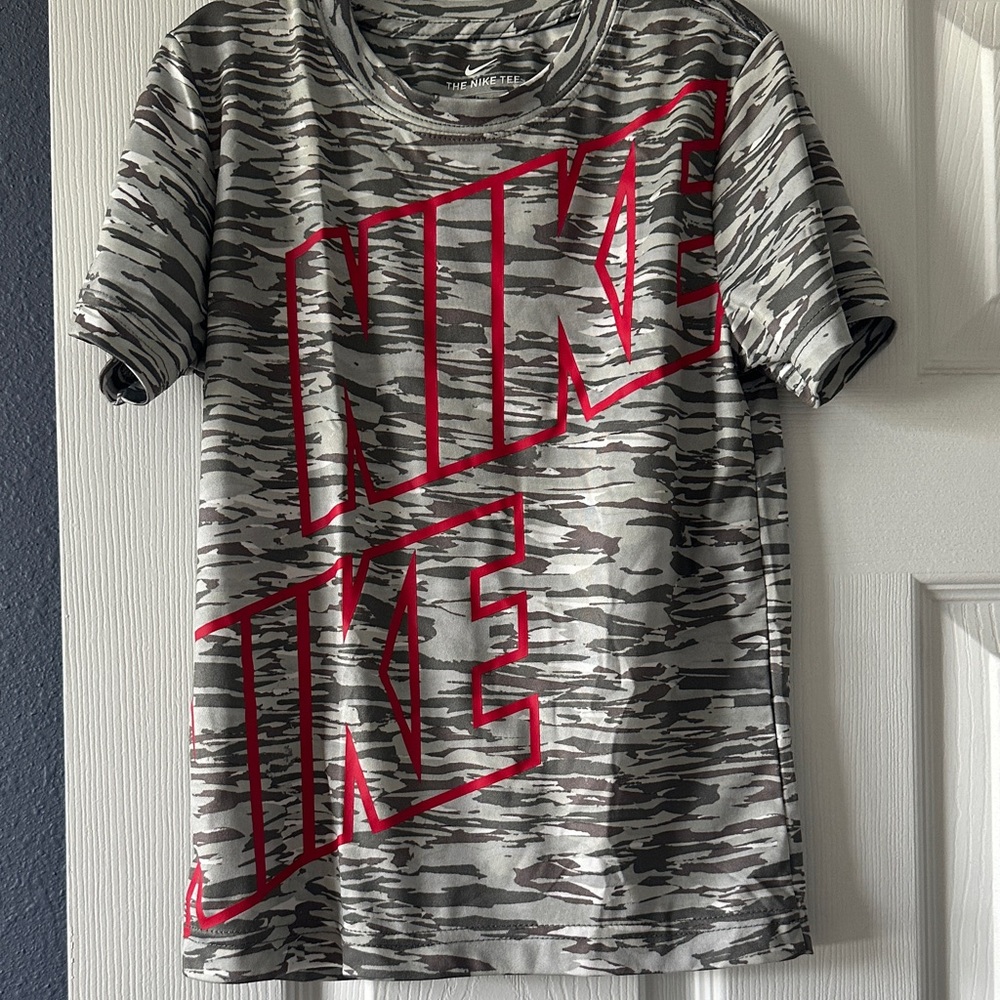 Nike Kids Camo Tee - Gray with Red Accents